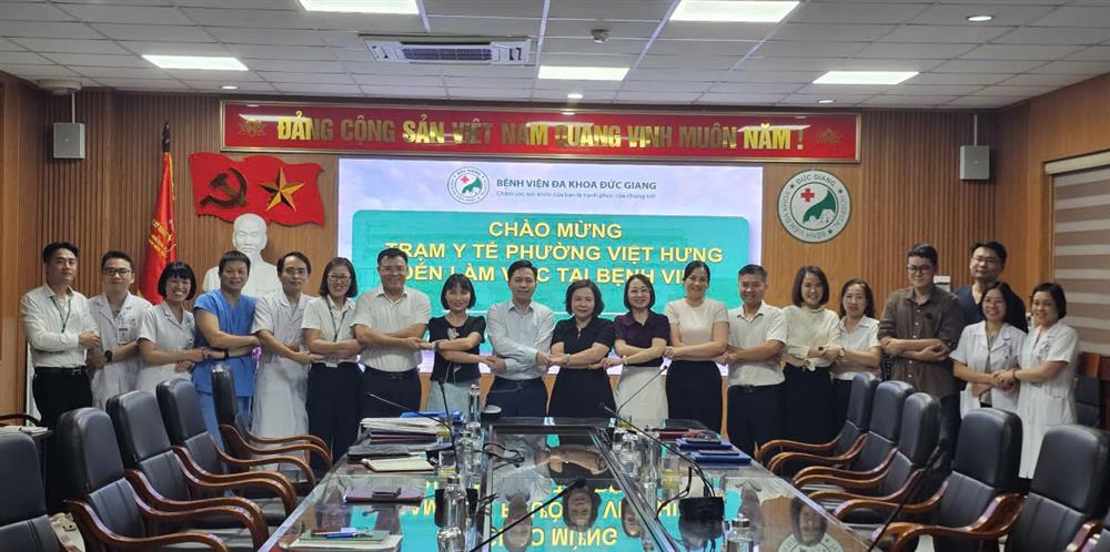 Bệnh viện Đa khoa Đức Giang làm việc với Trạm Y tế phường Việt Hưng